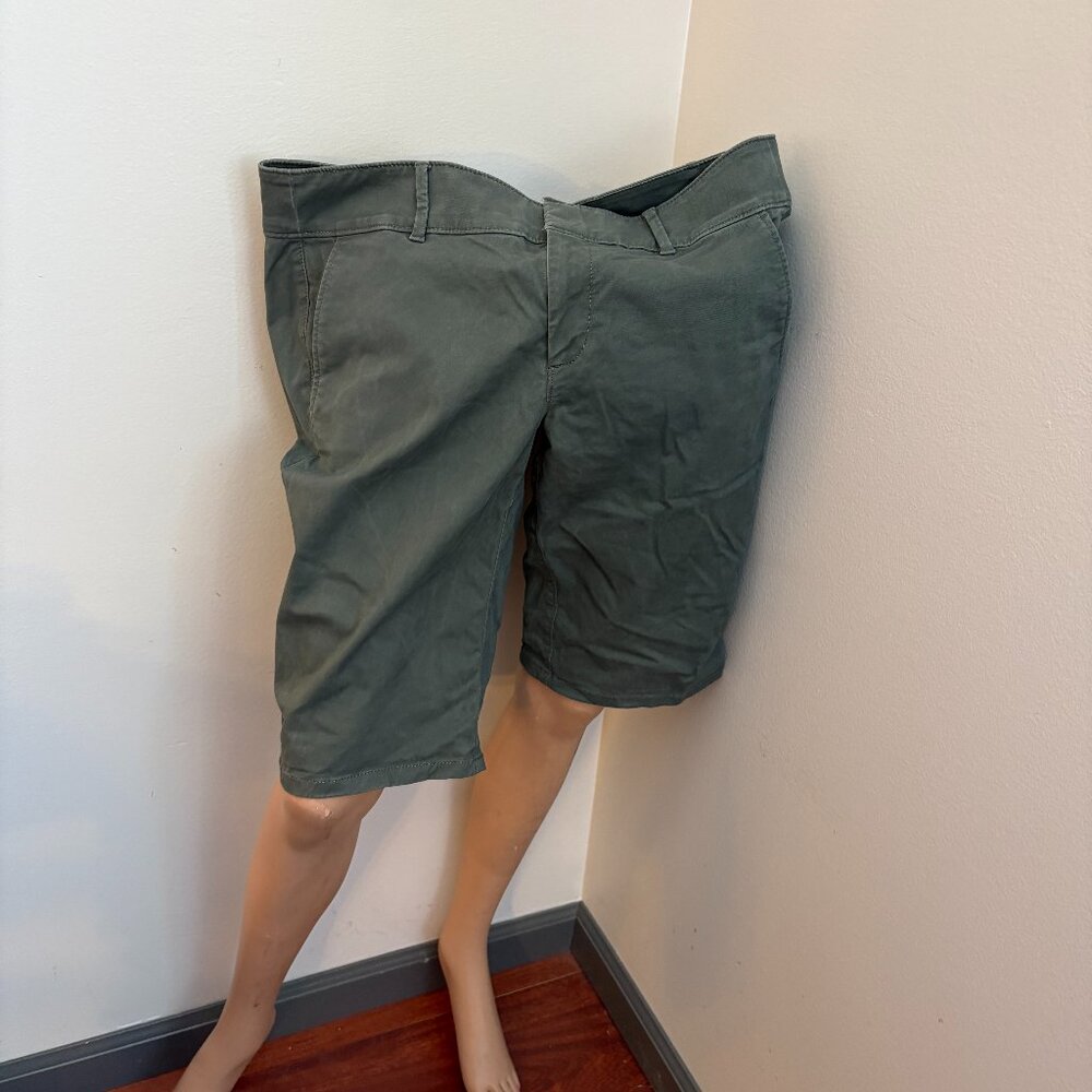 LOFT Bermuda Shorts Size 10 Green Chino 12" Inseam Casual Summer